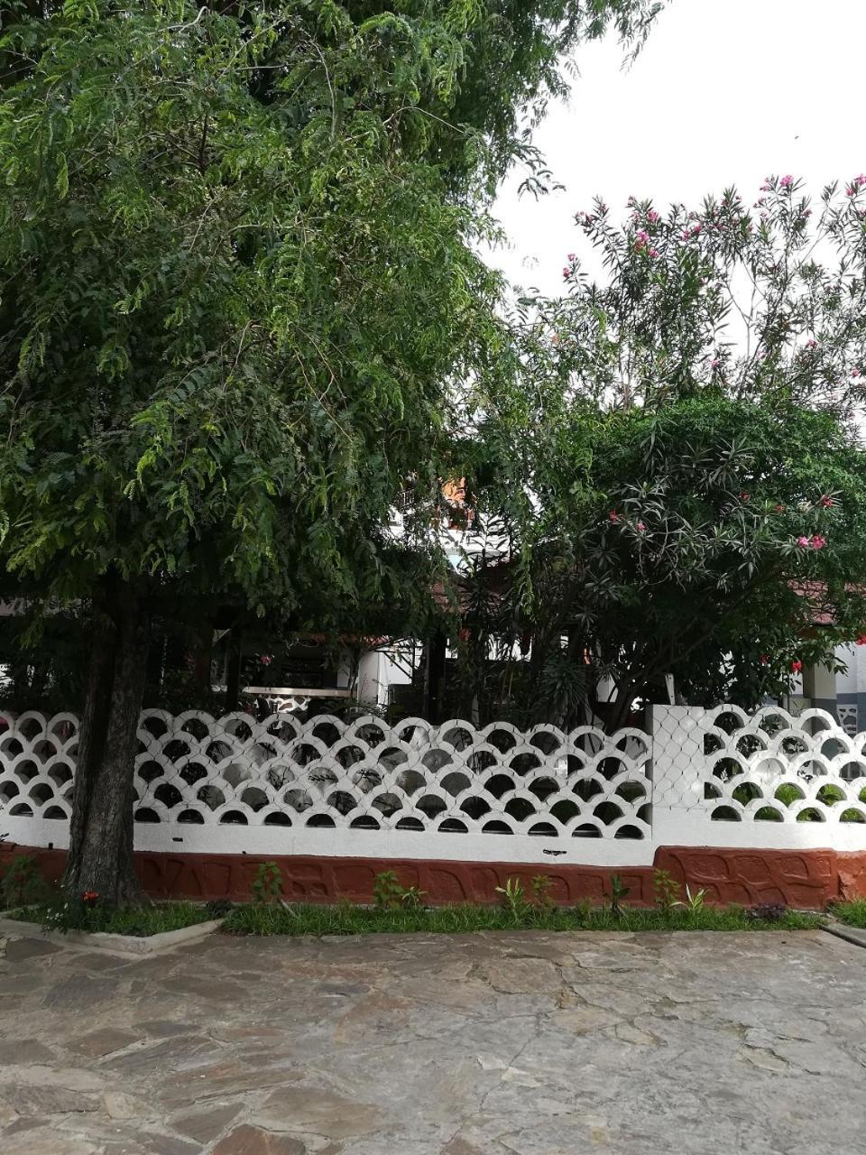 Hotel Vivi Palace Matadi Exterior foto